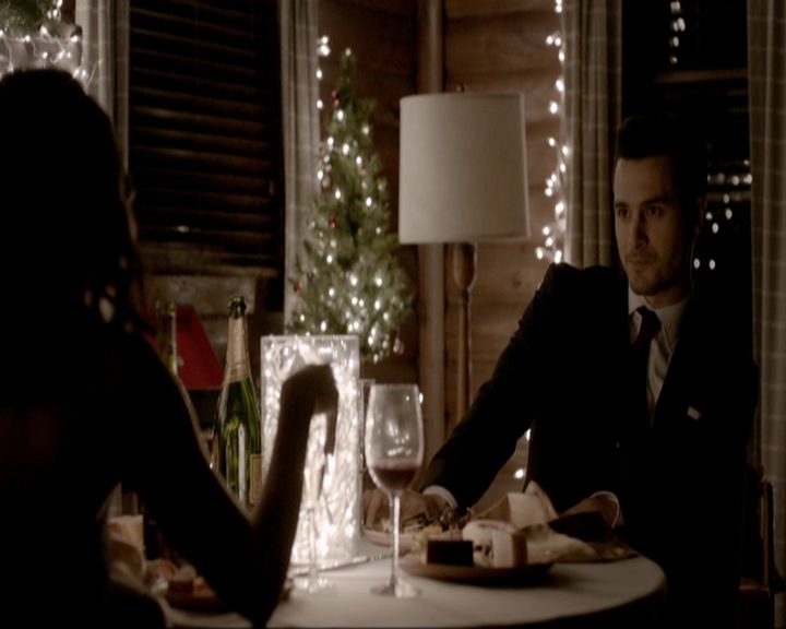 VampireDiariesWorld-dot-nl_7x19SomebodyThatIUsedtoKnow1043.jpg