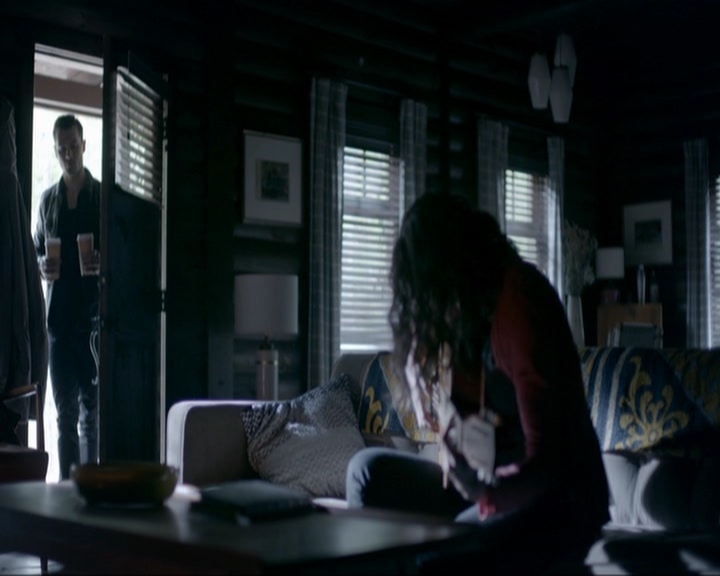 VampireDiariesWorld-dot-nl_7x19SomebodyThatIUsedtoKnow1601.jpg