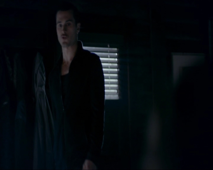 VampireDiariesWorld-dot-nl_7x19SomebodyThatIUsedtoKnow1618.jpg