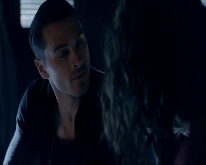 VampireDiariesWorld-dot-nl_7x19SomebodyThatIUsedtoKnow1633.jpg