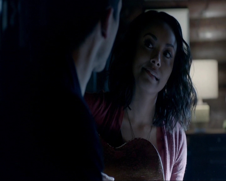 VampireDiariesWorld-dot-nl_7x19SomebodyThatIUsedtoKnow1636.jpg