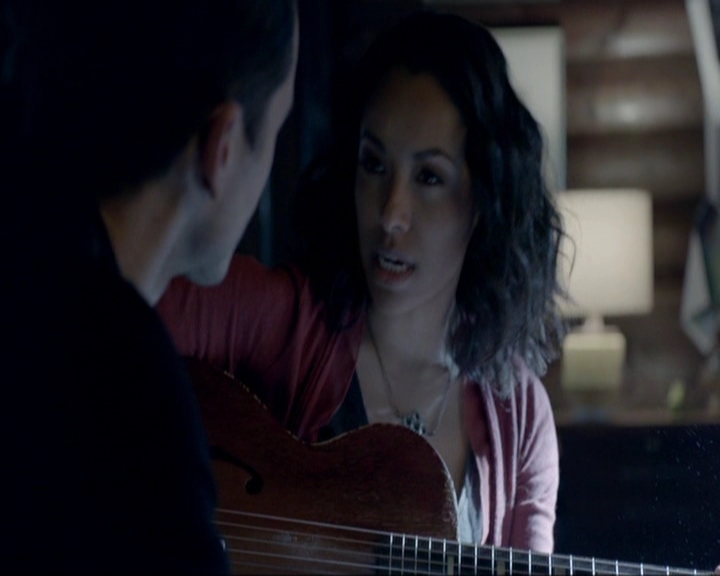 VampireDiariesWorld-dot-nl_7x19SomebodyThatIUsedtoKnow1660.jpg