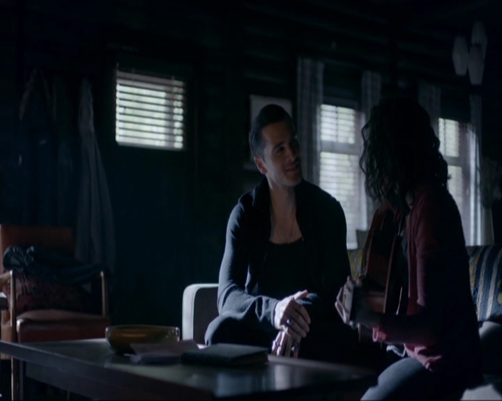 VampireDiariesWorld-dot-nl_7x19SomebodyThatIUsedtoKnow1664.jpg
