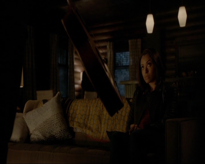 VampireDiariesWorld-dot-nl_7x19SomebodyThatIUsedtoKnow2131.jpg