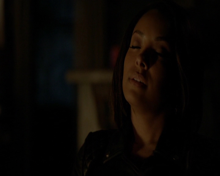 VampireDiariesWorld-dot-nl_7x19SomebodyThatIUsedtoKnow2137.jpg