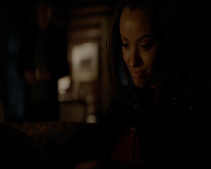 VampireDiariesWorld-dot-nl_7x19SomebodyThatIUsedtoKnow2159.jpg