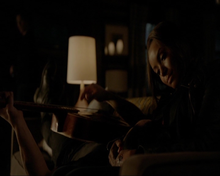 VampireDiariesWorld-dot-nl_7x19SomebodyThatIUsedtoKnow2183.jpg