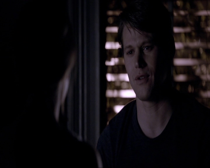 VampireDiariesWorld-dot-nl_7x20KillEmAll0516.jpg