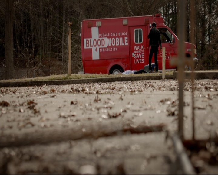 VampireDiariesWorld-dot-nl_7x20KillEmAll0628.jpg