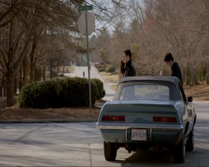 VampireDiariesWorld-dot-nl_7x20KillEmAll0901.jpg