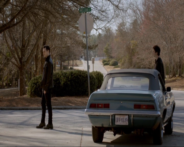 VampireDiariesWorld-dot-nl_7x20KillEmAll0922.jpg