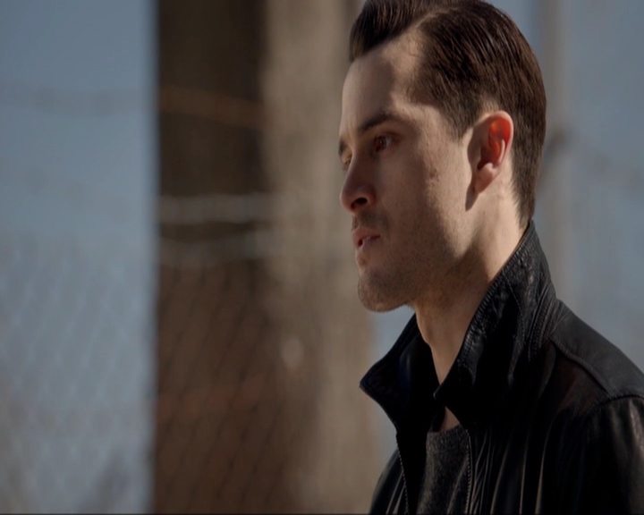 VampireDiariesWorld-dot-nl_7x20KillEmAll0924.jpg