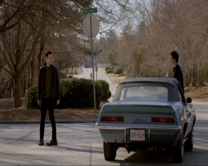 VampireDiariesWorld-dot-nl_7x20KillEmAll0927.jpg