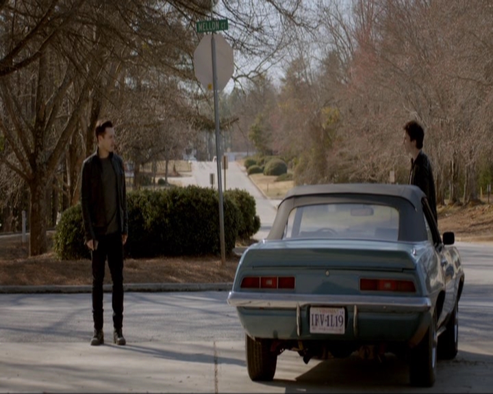 VampireDiariesWorld-dot-nl_7x20KillEmAll0928.jpg