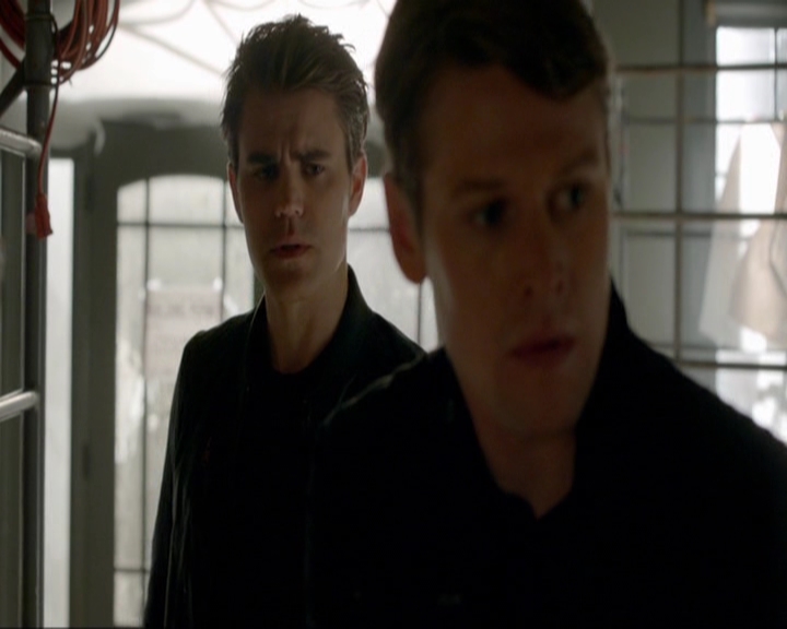 VampireDiariesWorld-dot-nl_7x20KillEmAll1013.jpg