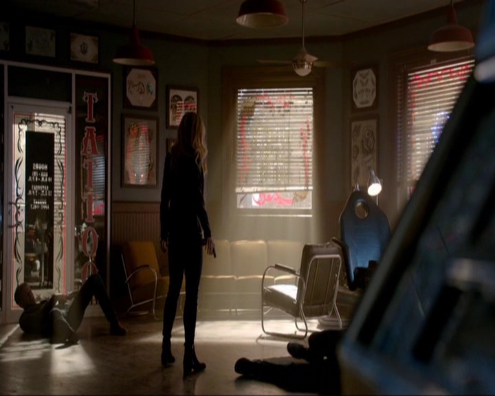 VampireDiariesWorld-dot-nl_7x20KillEmAll1170.jpg