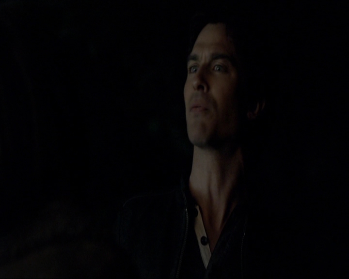 VampireDiariesWorld-dot-nl_7x20KillEmAll1402.jpg