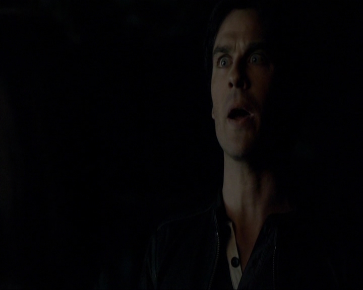 VampireDiariesWorld-dot-nl_7x20KillEmAll1416.jpg