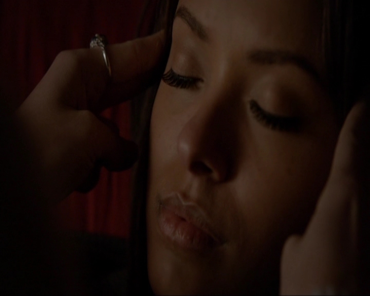 VampireDiariesWorld-dot-nl_7x21RequiemForADream0365.jpg