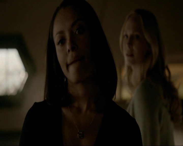 VampireDiariesWorld-dot-nl_7x21RequiemForADream0518.jpg