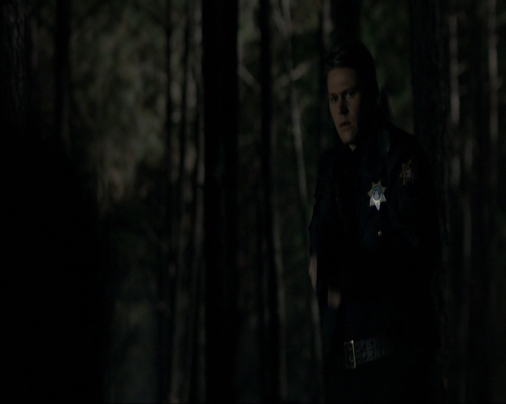 VampireDiariesWorld-dot-nl_7x21RequiemForADream2006.jpg