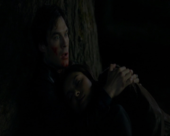 VampireDiariesWorld-dot-nl_7x21RequiemForADream2007.jpg