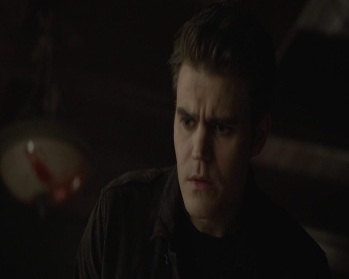 VampireDiariesWorld-dot-nl_7x22GodsAndMonsters-deletedscenes0114.jpg