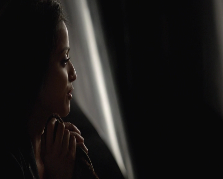 VampireDiariesWorld-dot-nl_7x22GodsAndMonsters-deletedscenes0144.jpg