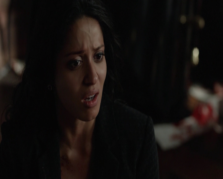 VampireDiariesWorld-dot-nl_7x22GodsAndMonsters-deletedscenes0152.jpg