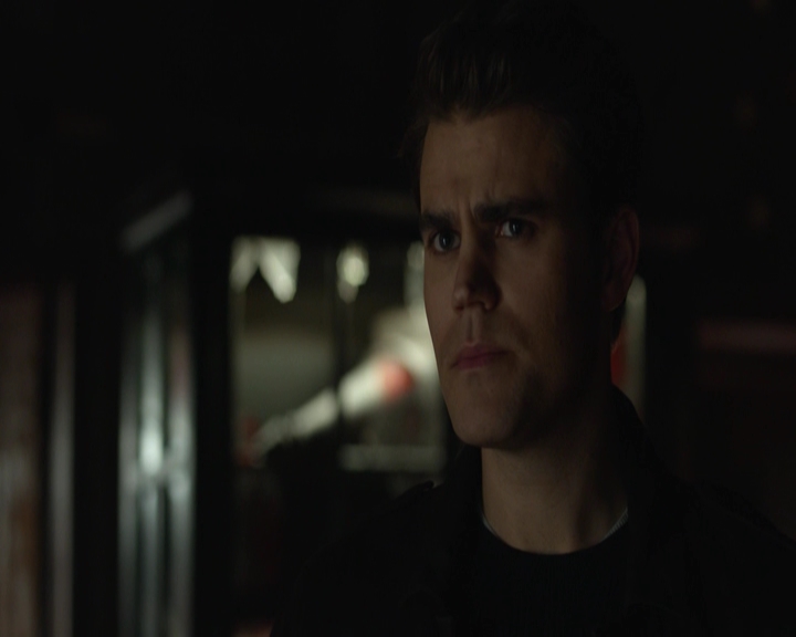 VampireDiariesWorld-dot-nl_7x22GodsAndMonsters-deletedscenes0220.jpg