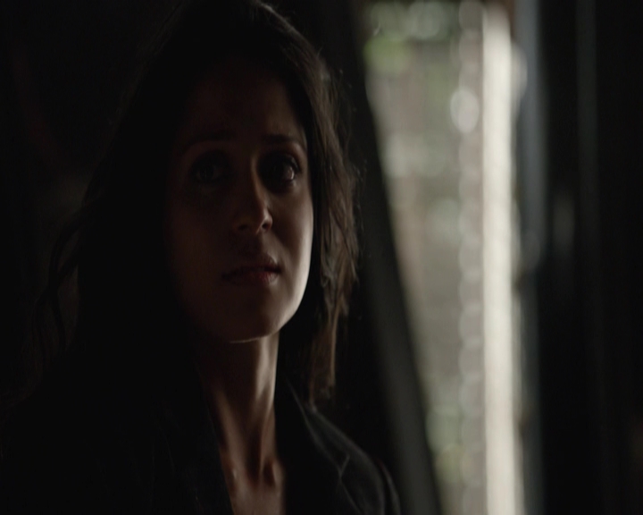 VampireDiariesWorld-dot-nl_7x22GodsAndMonsters-deletedscenes0222.jpg