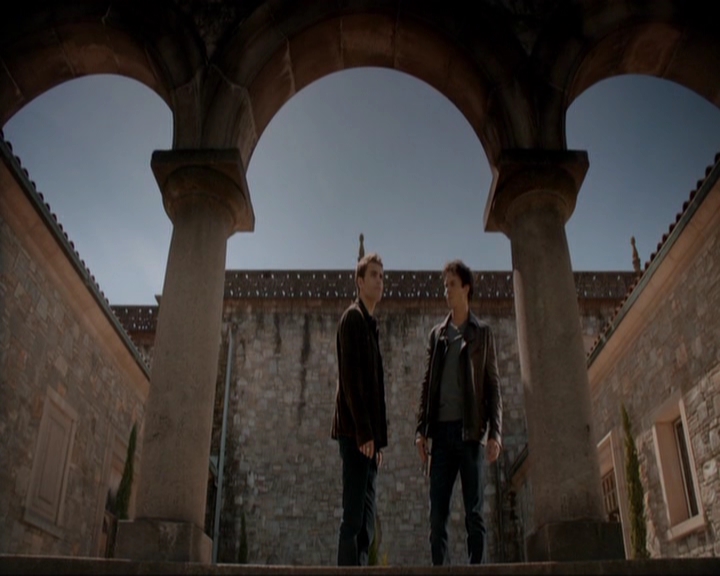 VampireDiariesWorld-dot-nl_7x22GodsAndMonsters0910.jpg