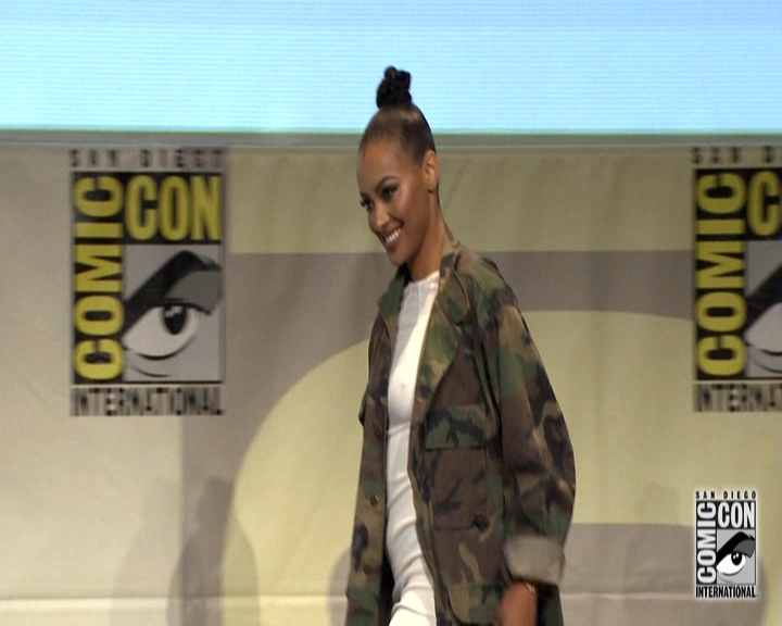 VampireDiariesWorld-dot-nl_S7-dvdextra-2015ComicConPanel0080.jpg