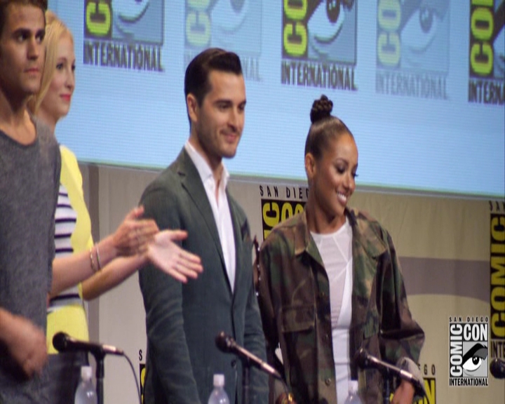 VampireDiariesWorld-dot-nl_S7-dvdextra-2015ComicConPanel0082.jpg