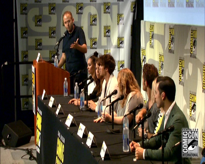 VampireDiariesWorld-dot-nl_S7-dvdextra-2015ComicConPanel0120.jpg