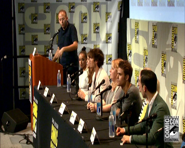 VampireDiariesWorld-dot-nl_S7-dvdextra-2015ComicConPanel0143.jpg