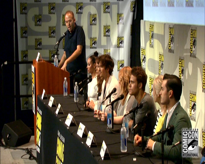 VampireDiariesWorld-dot-nl_S7-dvdextra-2015ComicConPanel0146.jpg