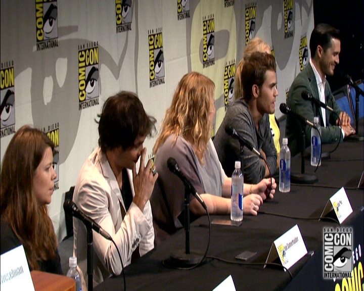 VampireDiariesWorld-dot-nl_S7-dvdextra-2015ComicConPanel0170.jpg