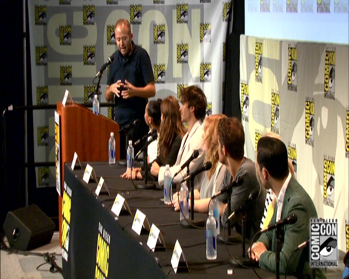 VampireDiariesWorld-dot-nl_S7-dvdextra-2015ComicConPanel0203.jpg