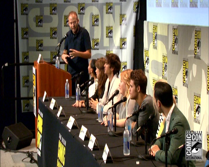 VampireDiariesWorld-dot-nl_S7-dvdextra-2015ComicConPanel0204.jpg