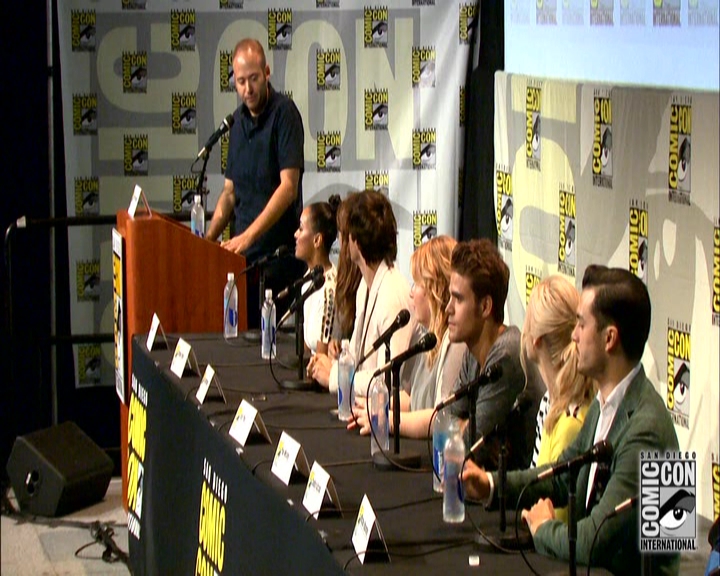 VampireDiariesWorld-dot-nl_S7-dvdextra-2015ComicConPanel0206.jpg