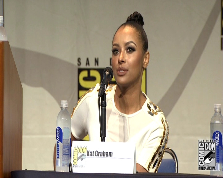 VampireDiariesWorld-dot-nl_S7-dvdextra-2015ComicConPanel0211.jpg