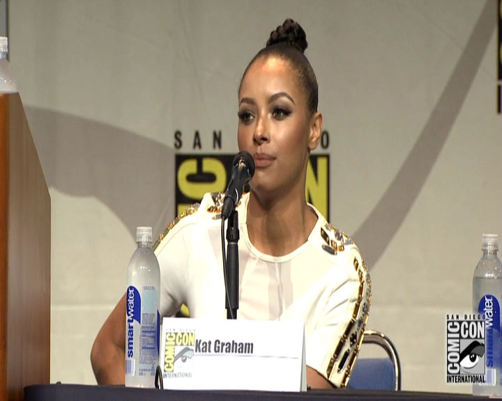 VampireDiariesWorld-dot-nl_S7-dvdextra-2015ComicConPanel0213.jpg