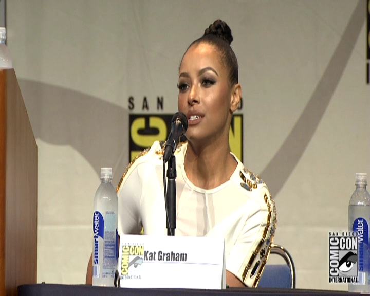 VampireDiariesWorld-dot-nl_S7-dvdextra-2015ComicConPanel0214.jpg