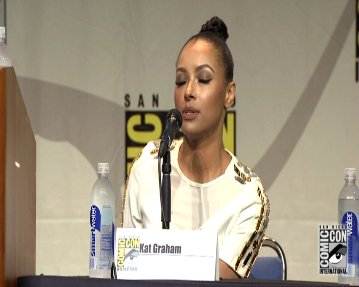 VampireDiariesWorld-dot-nl_S7-dvdextra-2015ComicConPanel0219.jpg