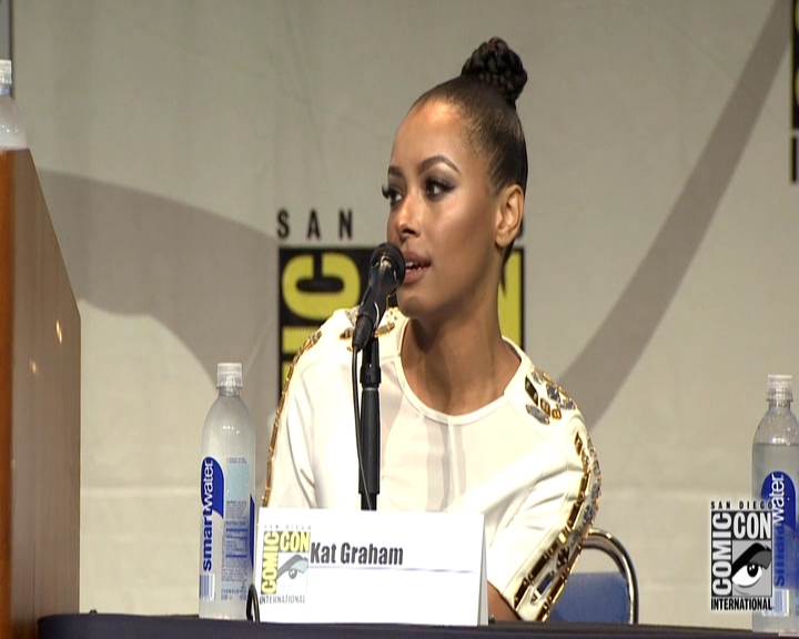 VampireDiariesWorld-dot-nl_S7-dvdextra-2015ComicConPanel0222.jpg