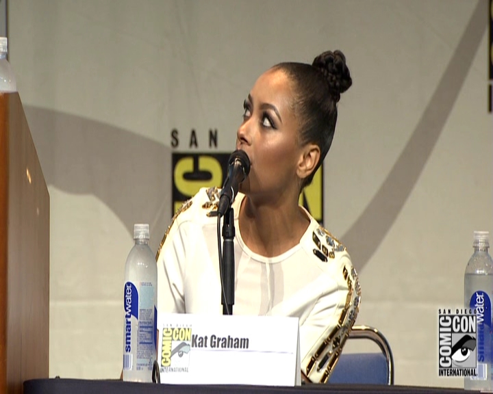 VampireDiariesWorld-dot-nl_S7-dvdextra-2015ComicConPanel0225.jpg