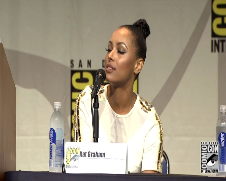 VampireDiariesWorld-dot-nl_S7-dvdextra-2015ComicConPanel0298.jpg