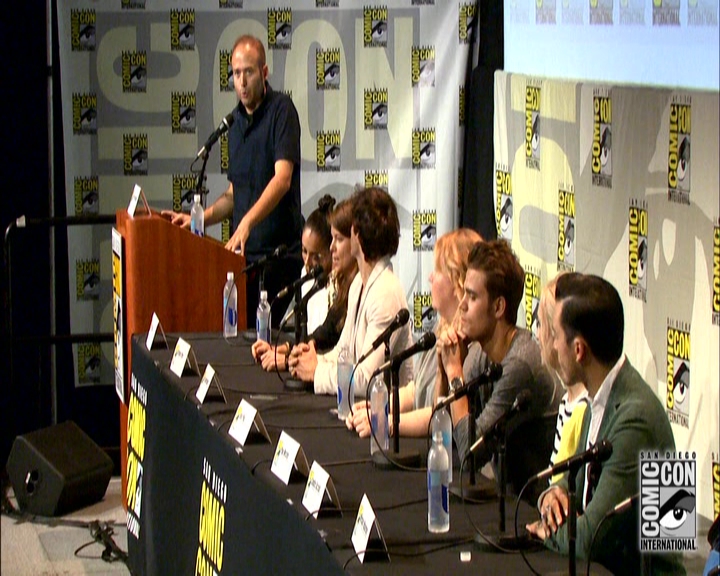 VampireDiariesWorld-dot-nl_S7-dvdextra-2015ComicConPanel0300.jpg