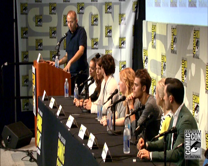 VampireDiariesWorld-dot-nl_S7-dvdextra-2015ComicConPanel0301.jpg